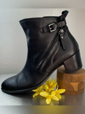 ECCO PREMIUM BLACK LEATHER ANKLE BOOTS WITH LOW BLOCK HEEL-WOMEN